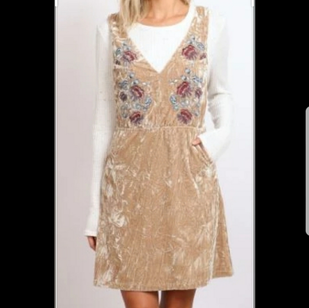 Anthropologie Velvet Embroidered Overall D…